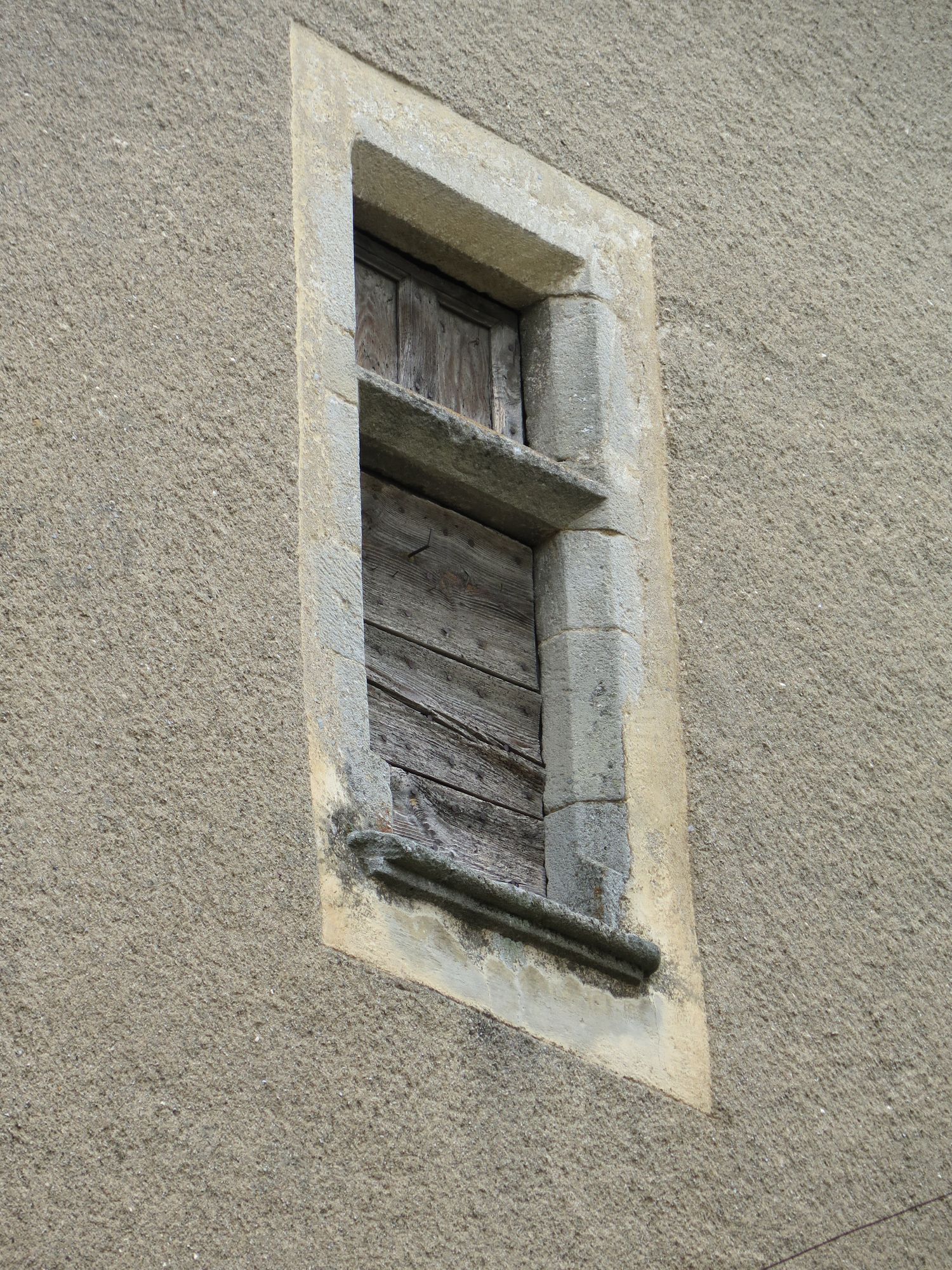 Façade latérale : Rue de l’église Saint-Pierre 