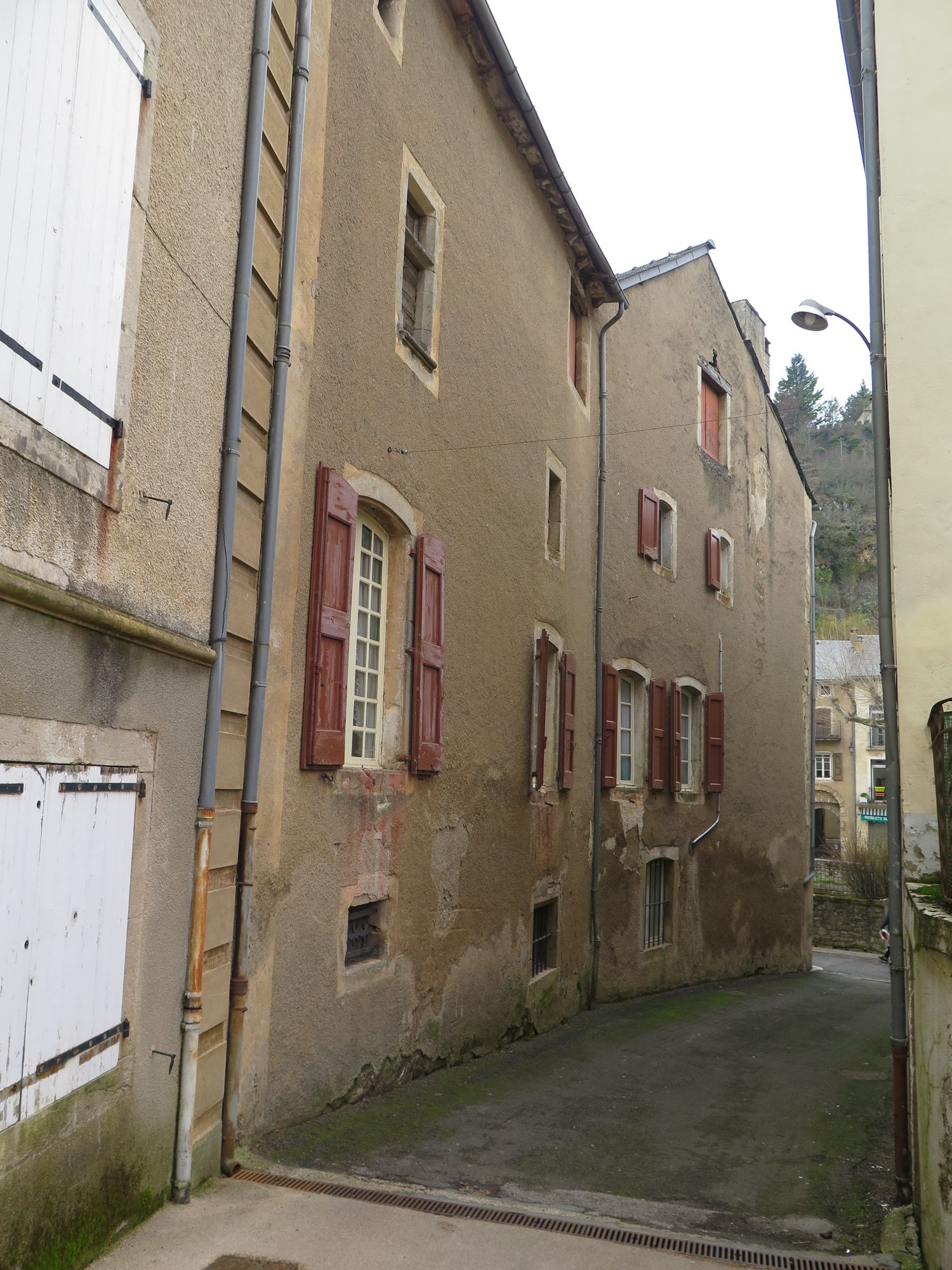 Façade latérale : Rue de l’église Saint-Pierre 