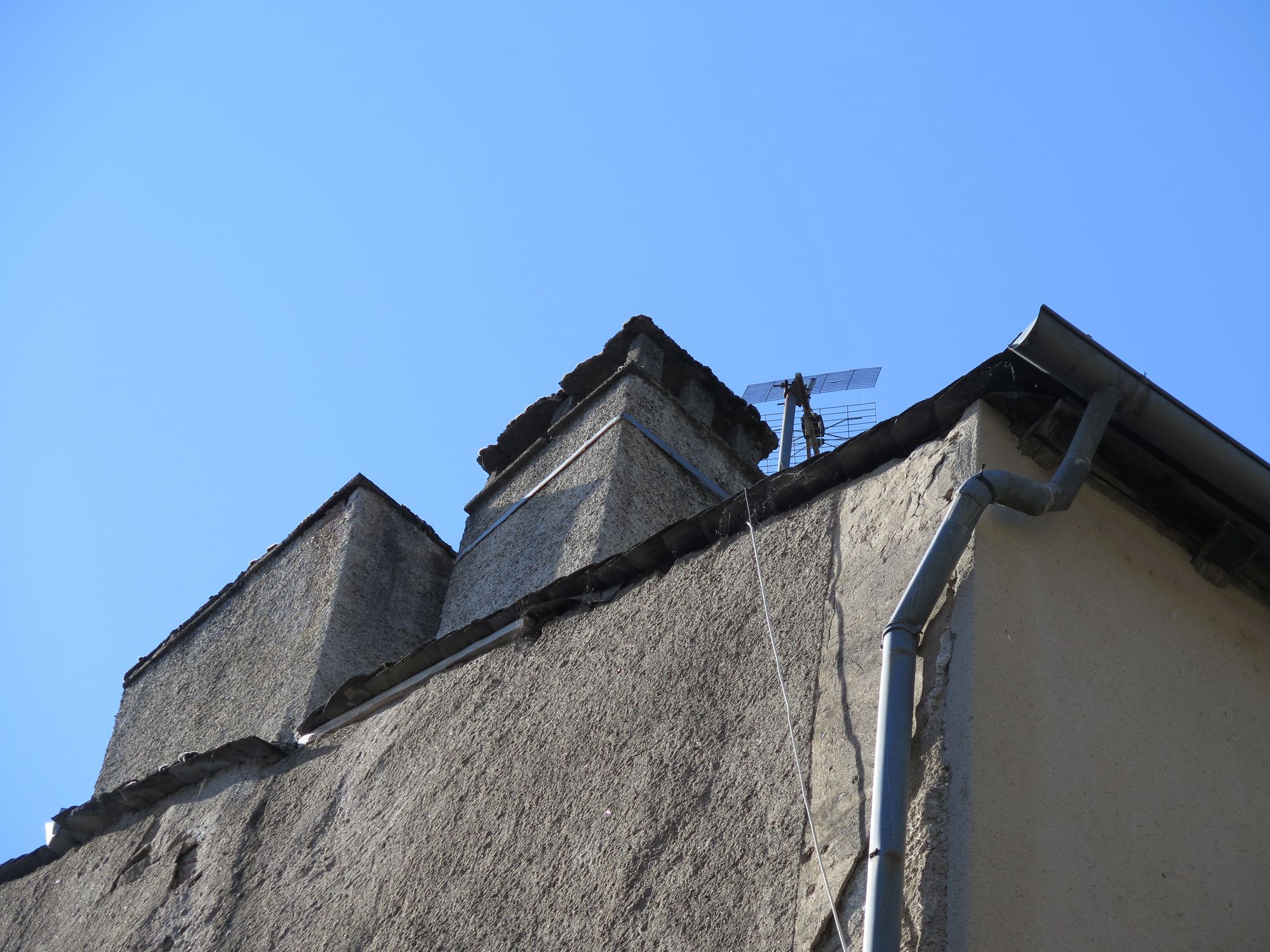 Façade latérale : Rue de l’église Saint-Pierre 