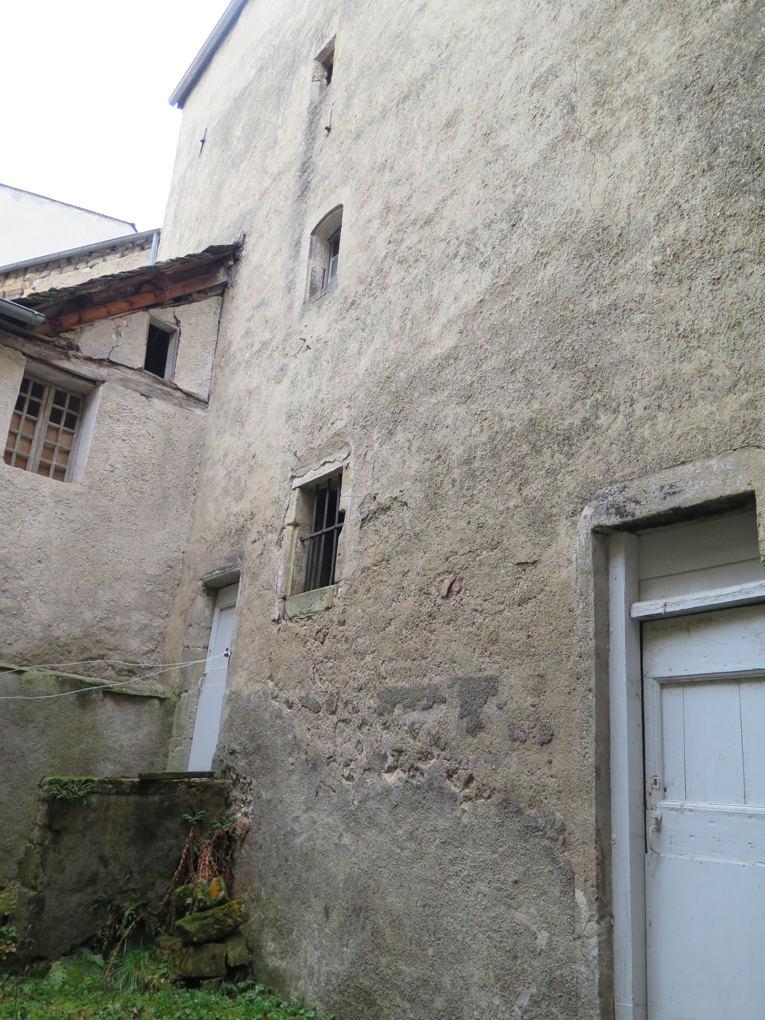 Cour intérieure. Aile sud RDC : écuries.