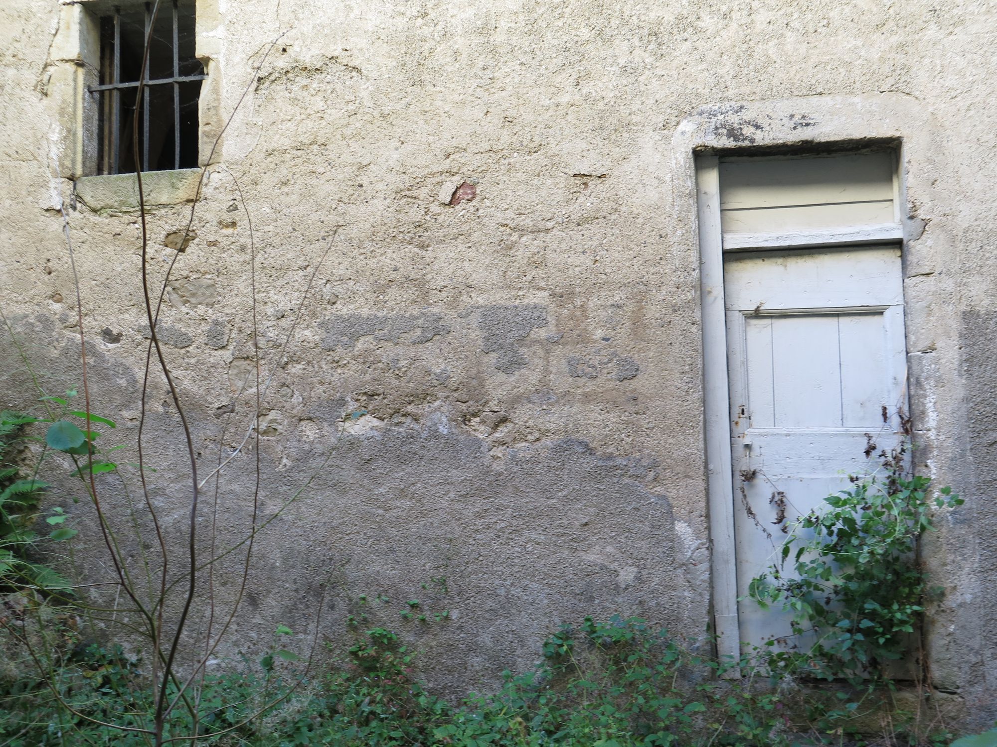 Cour intérieure. Aile sud RDC : écuries.