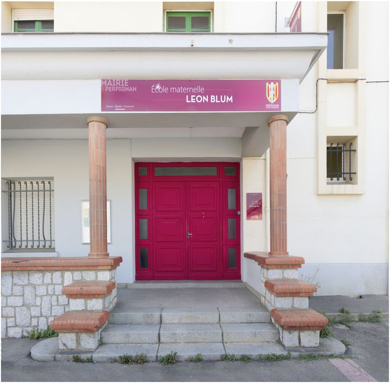 Façade sur rue. Entrée de l’école maternelle.