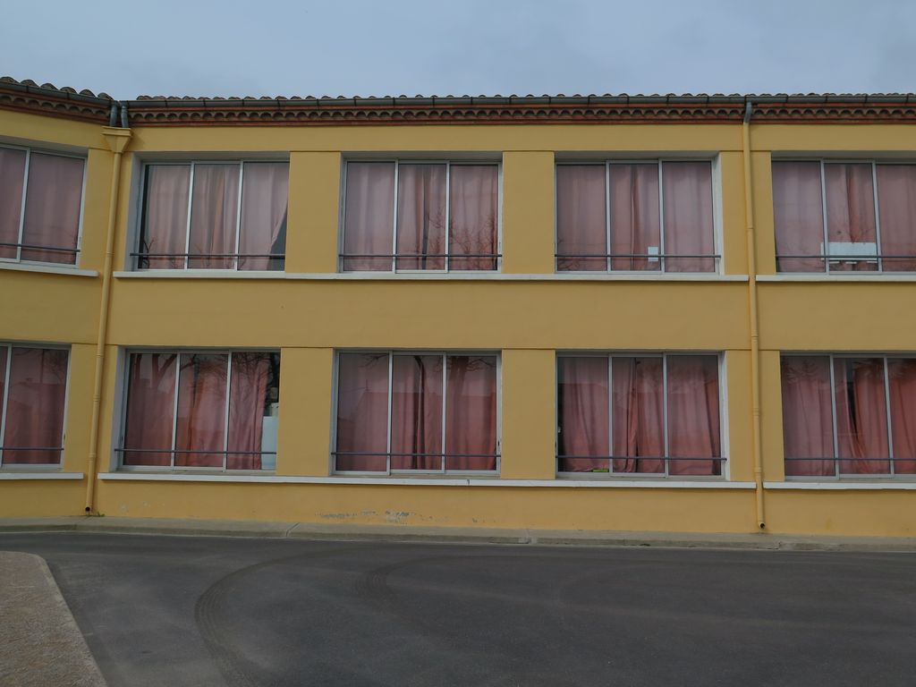 Ancienne école des filles. Façade sur cour.