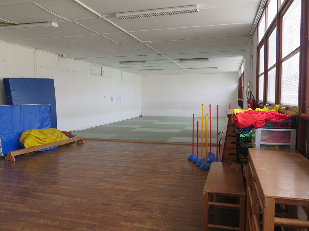 Préfabriqués. Intérieur.