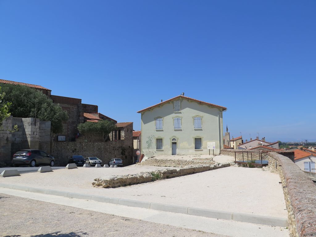 Les vestiges de la cathédrale primitive, vus vers le nord.