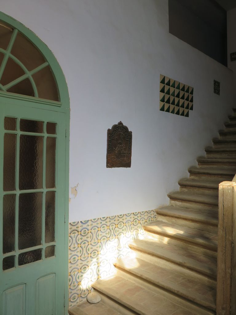 Hall d’entrée. A droite l’escalier vers l’étage.