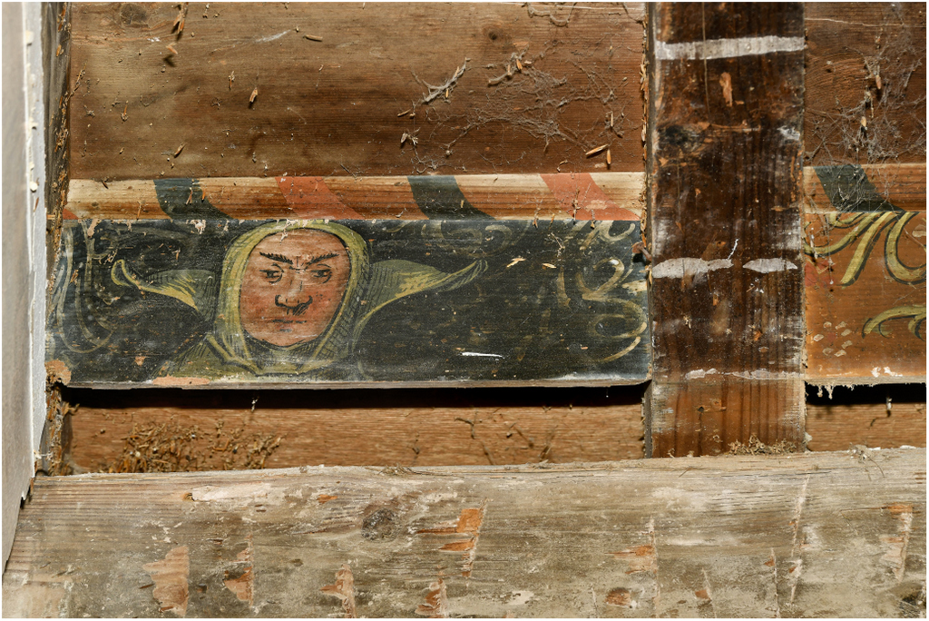 Parcelle B 1840. 1er étage. Pièce de gauche. Closoir. Tête d’homme