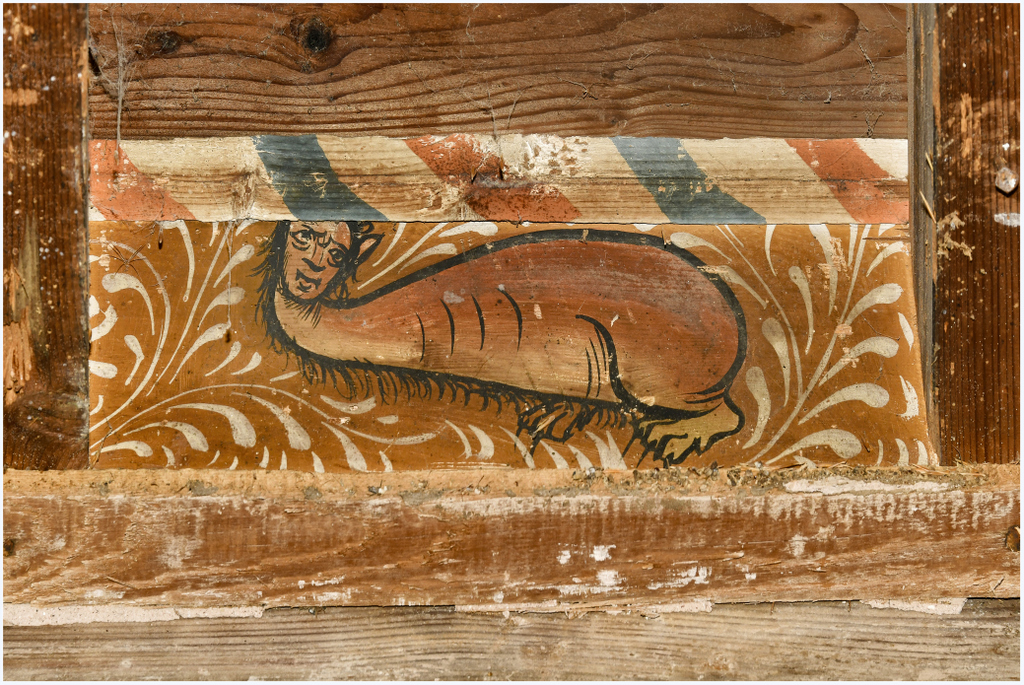 Parcelle B 1840. 1er étage. Pièce de gauche. Closoir. Animal à tête humaine