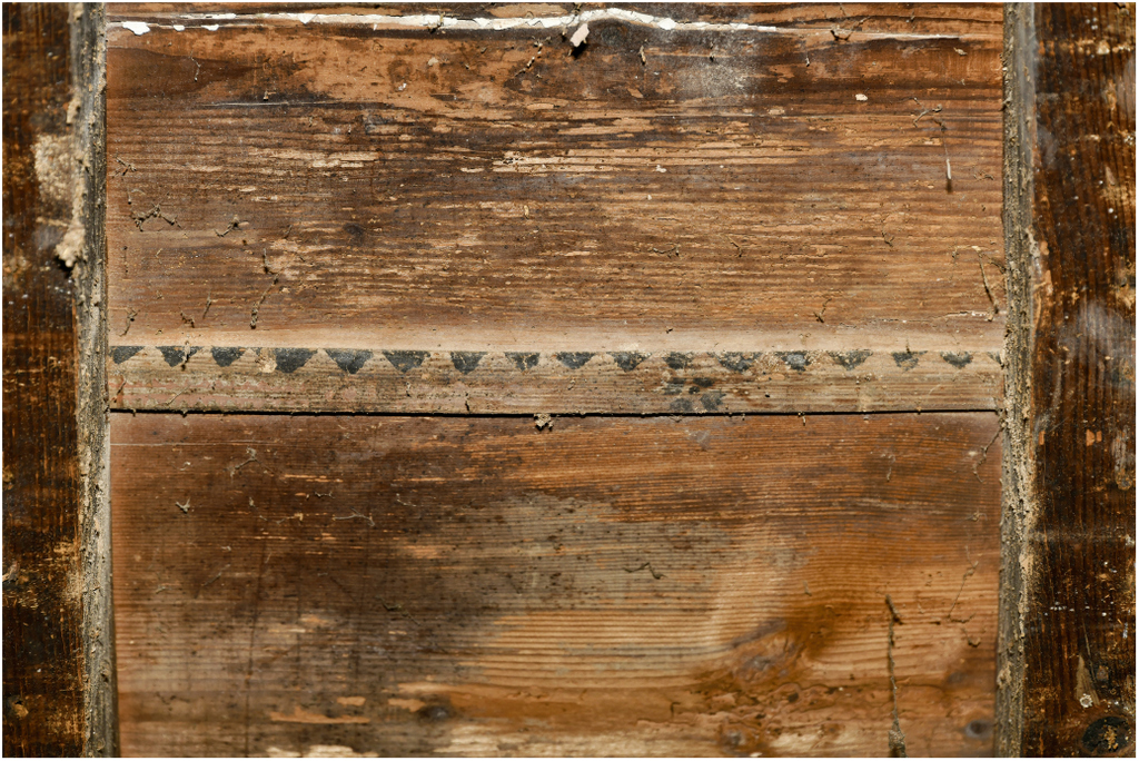 Parcelle B 1840. 1er étage. Pièce de gauche. Plancher. Couvre-joints