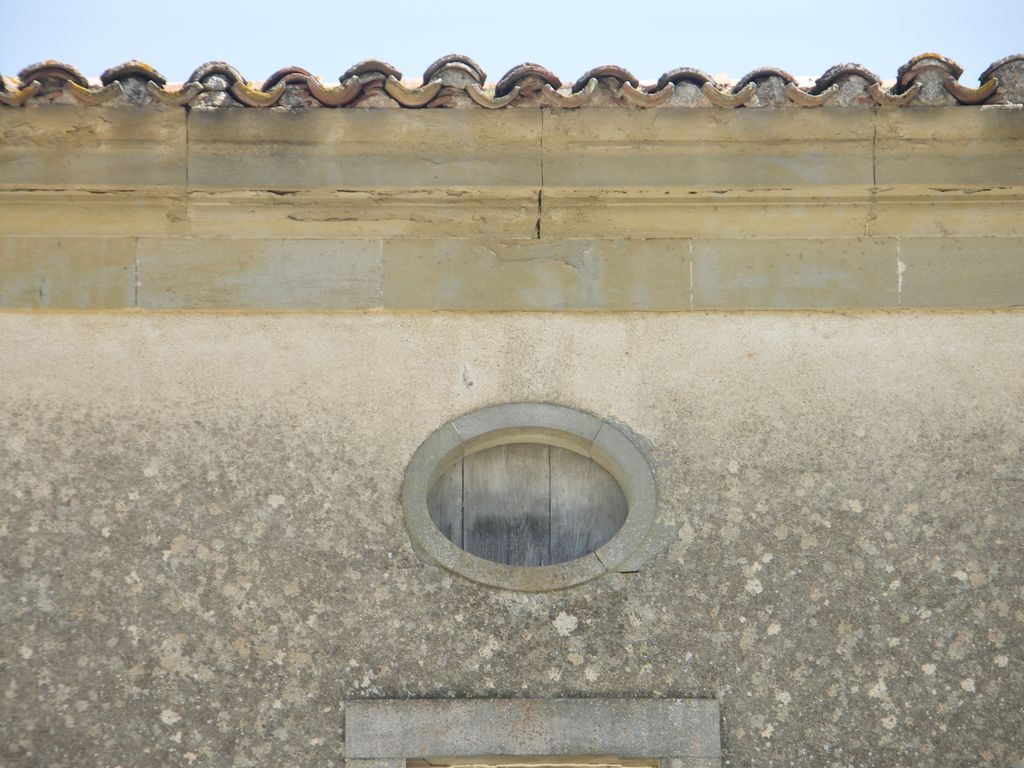 Communs. Cour semi-circulaire des communs. Pavillon du régisseur, est.