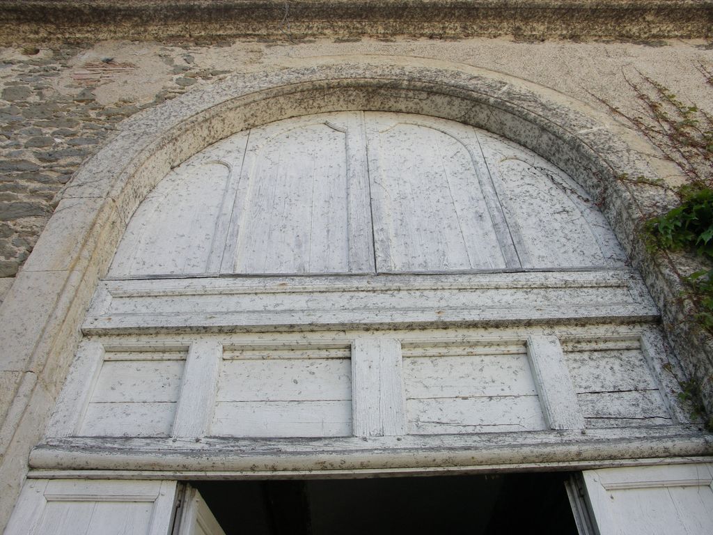 Château. Cour d’honneur côté ouest.