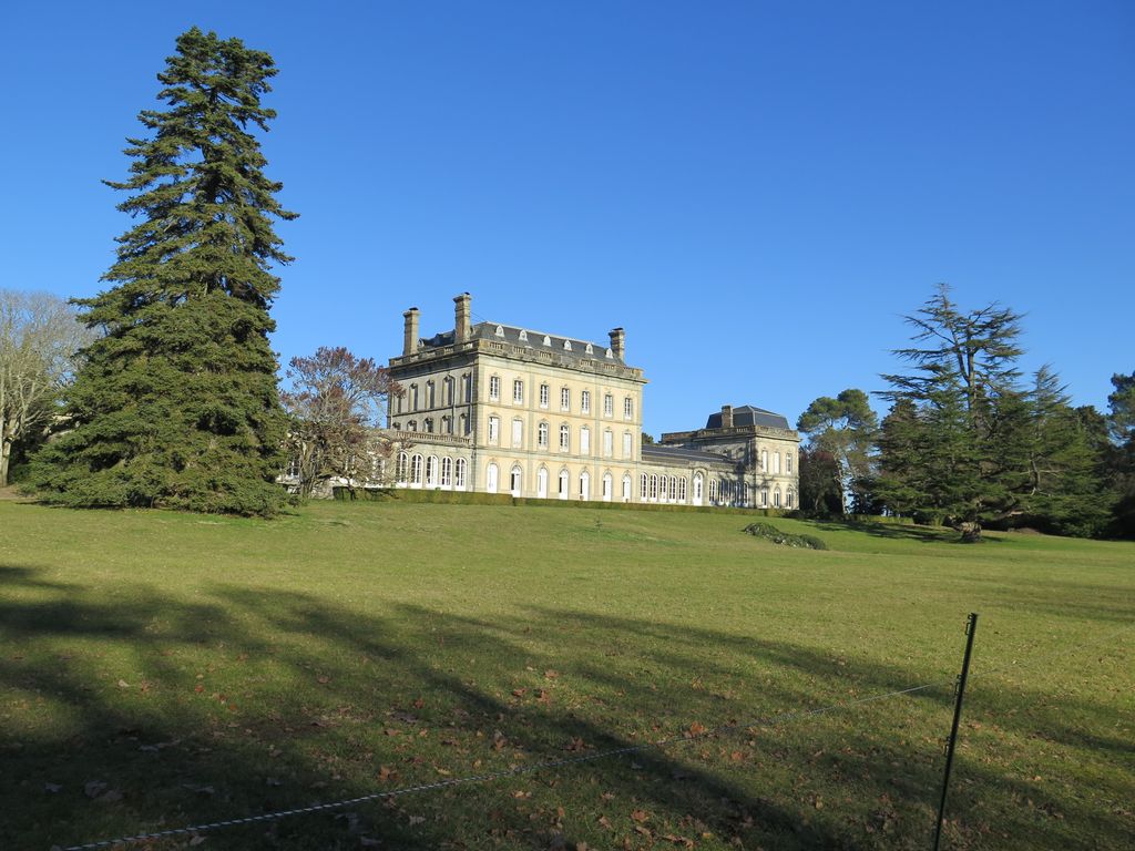 Château. Façade sud.