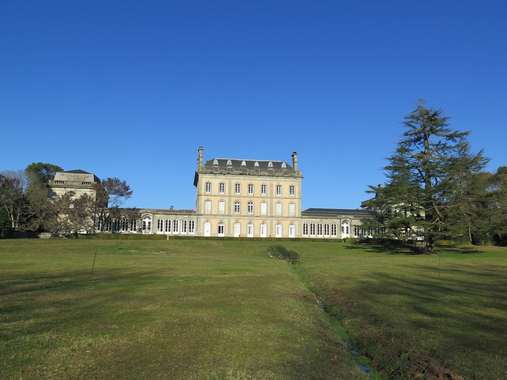 Château. Façade sud.