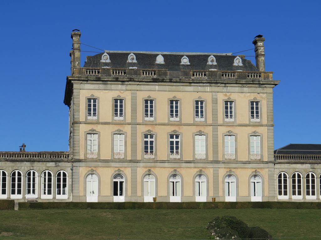 Château. Façade sud.