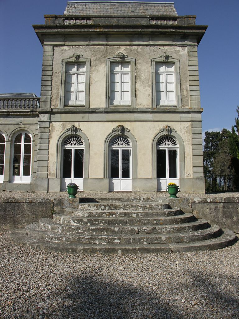 Château. Façade sud. Pavillon est.