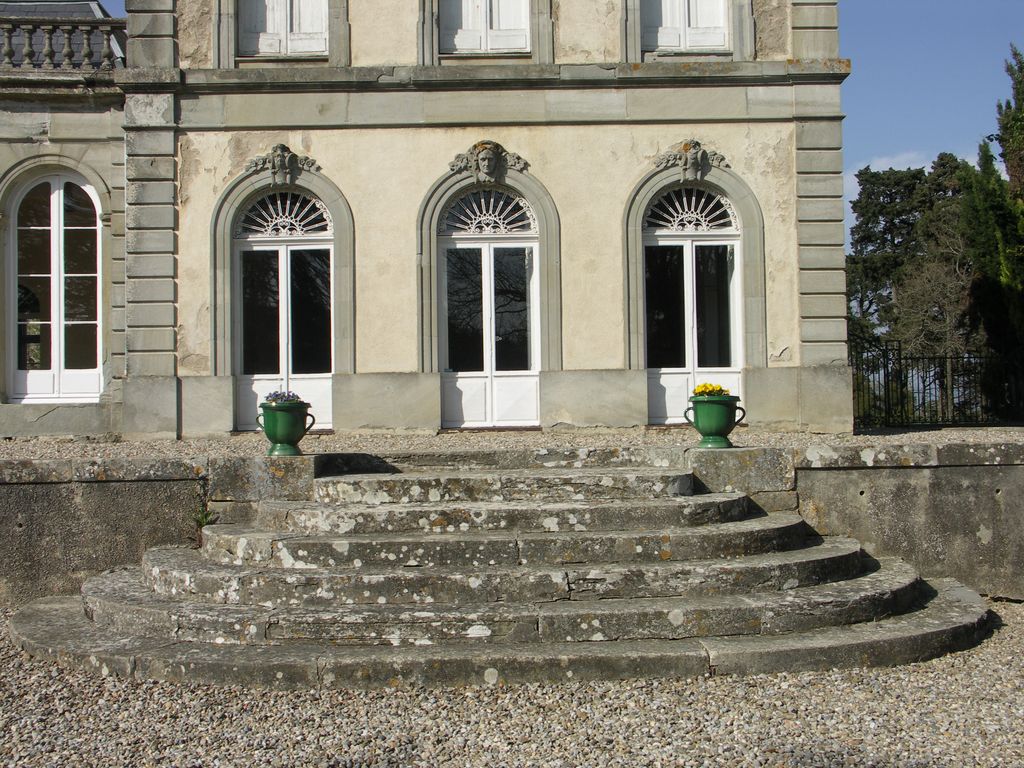 Château. Façade sud. Pavillon est.