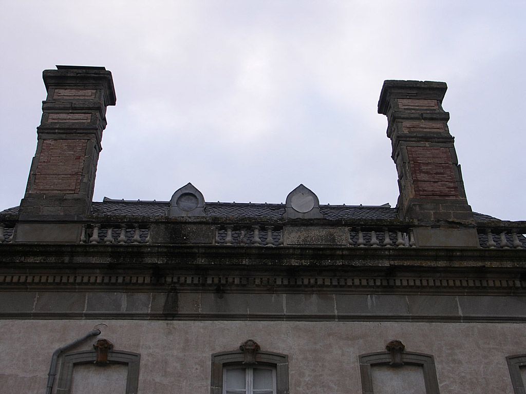 Château. Pavillon est.