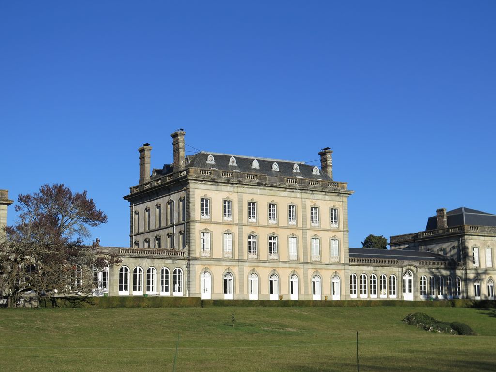 Château. Façade sud.