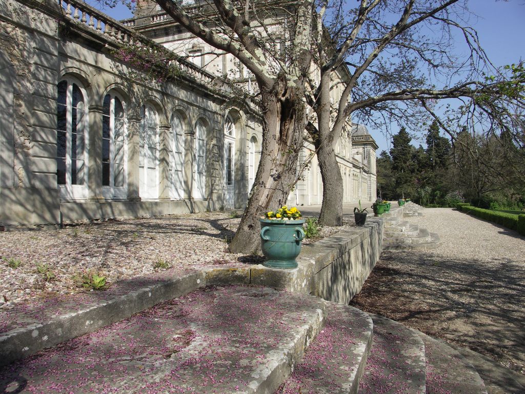 Parc. Le château. Terrasse partie ouest.