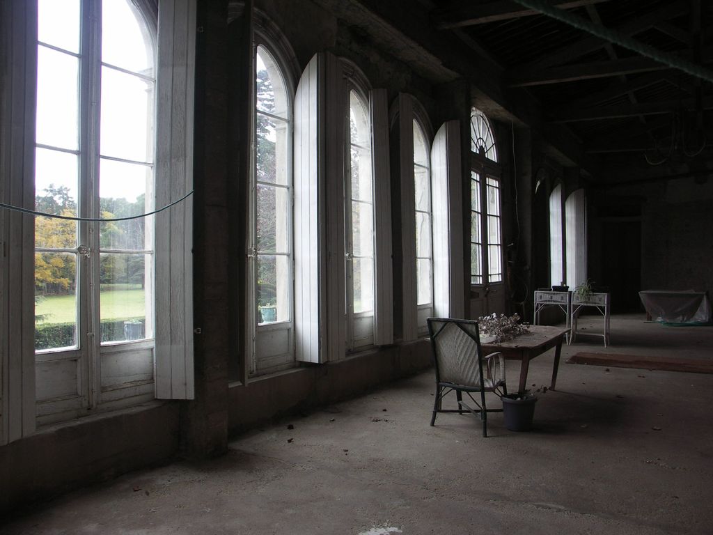 Orangerie est. Avant réfection pour en faire une salle de réception (2007)