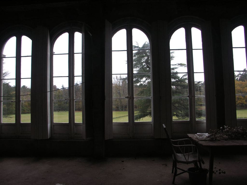 Orangerie est. Avant réfection pour en faire une salle de réception (2007)