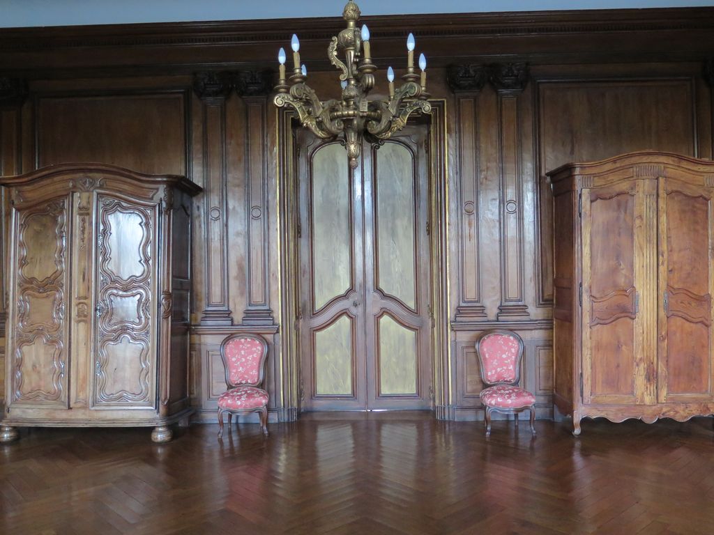 Château. Intérieur. Vestibule