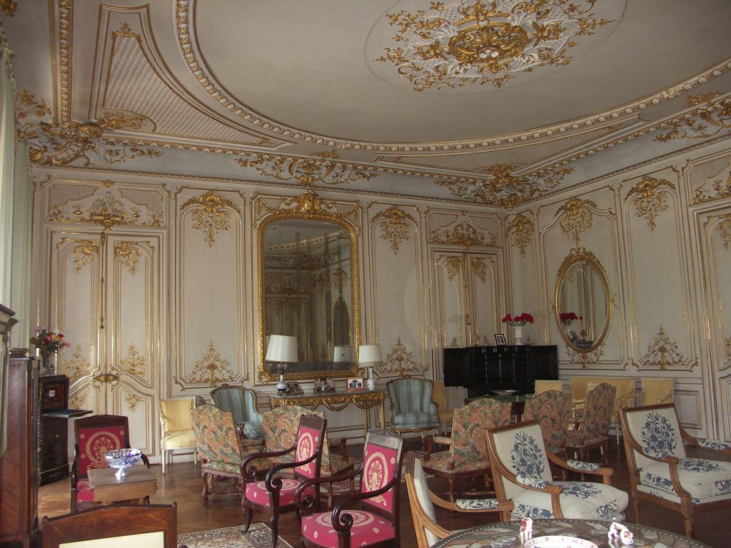 Château. Intérieur. Le grand salon. Vue d’ensemble