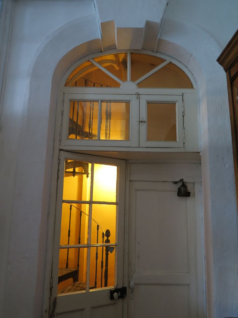 Château. Intérieur. Extrémité ouest. Escalier de service. RDC