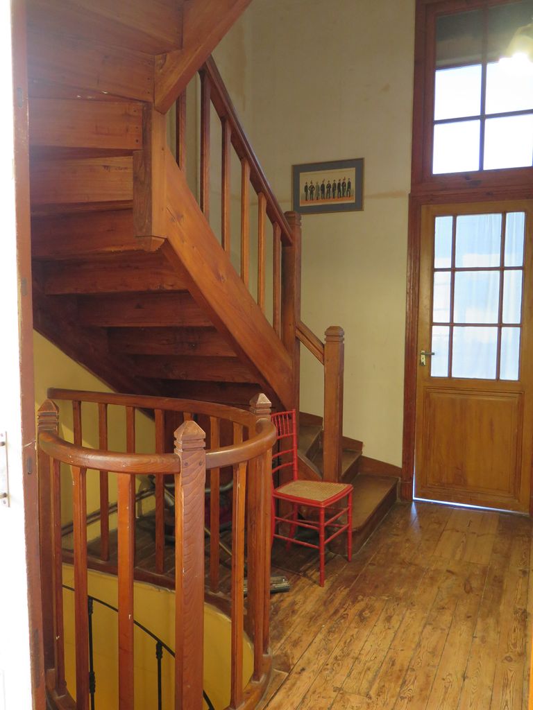 Château. Intérieur. Extrémité ouest. Escalier de service. 1er étage