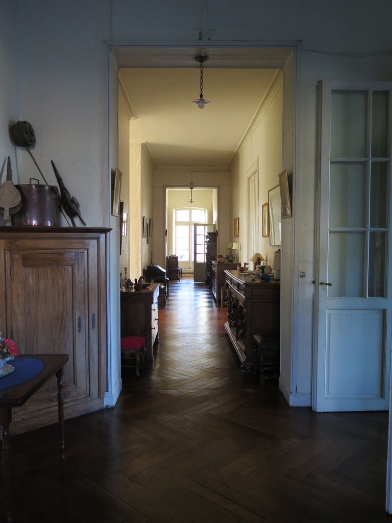 Château. Intérieur. 1er étage. Couloir des chambres