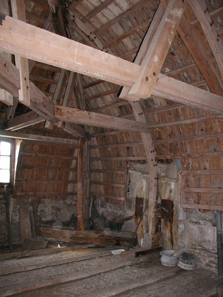 Château. Intérieur. Combles. Charpente d’un pavillon