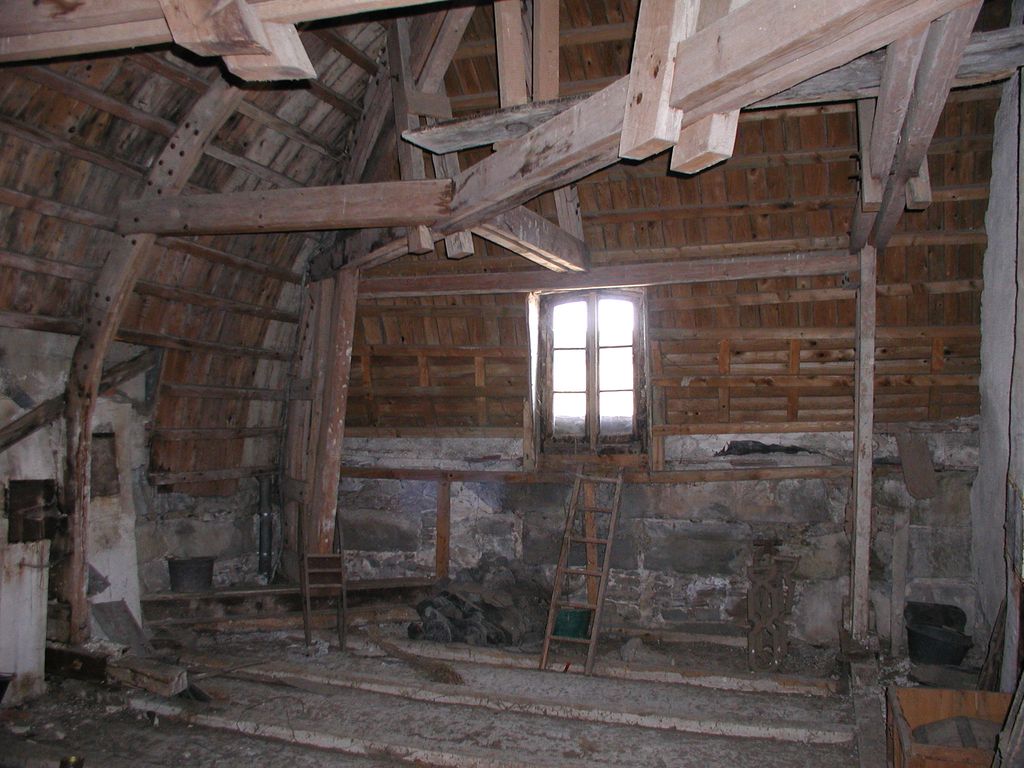 Château. Intérieur. Combles. Charpente d’un pavillon