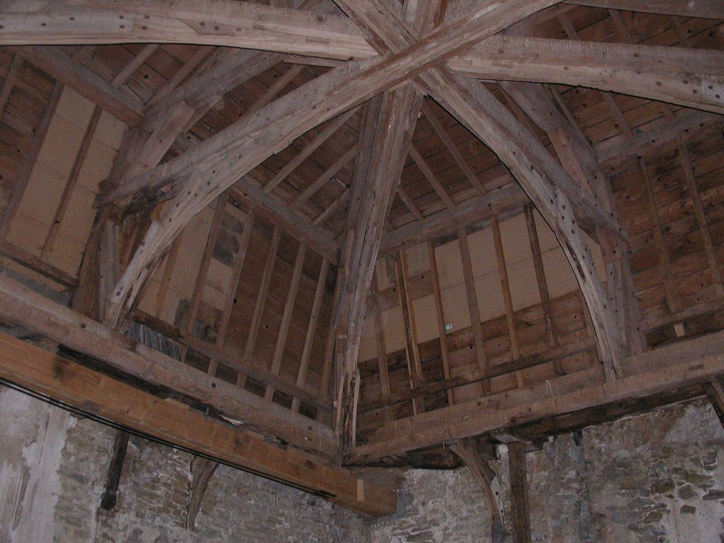 Château. Intérieur. Combles. Charpente d’un pavillon