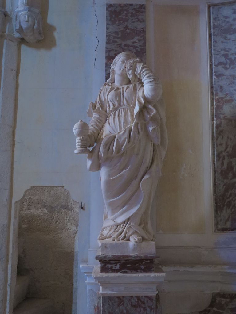 Chapelle de la descente de croix : statue de Marie-Madeleine