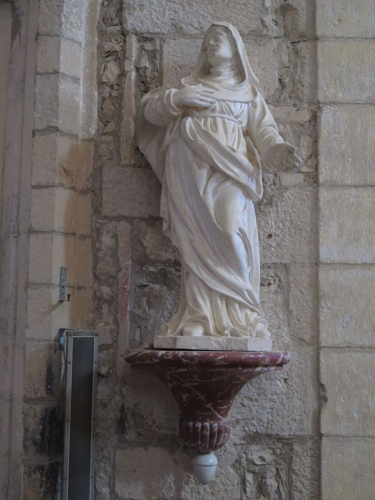 Chapelle de la descente de croix : statue de la Vierge