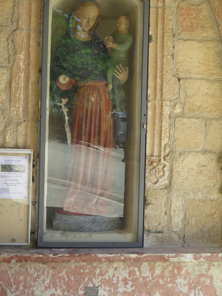 Statue de la Vierge à l'Enfant restaurée en 2017