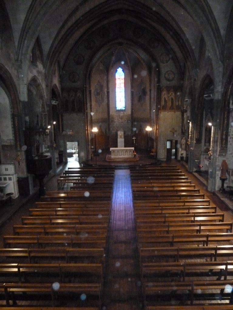 Vue d’ensemble de la nef vers le choeur