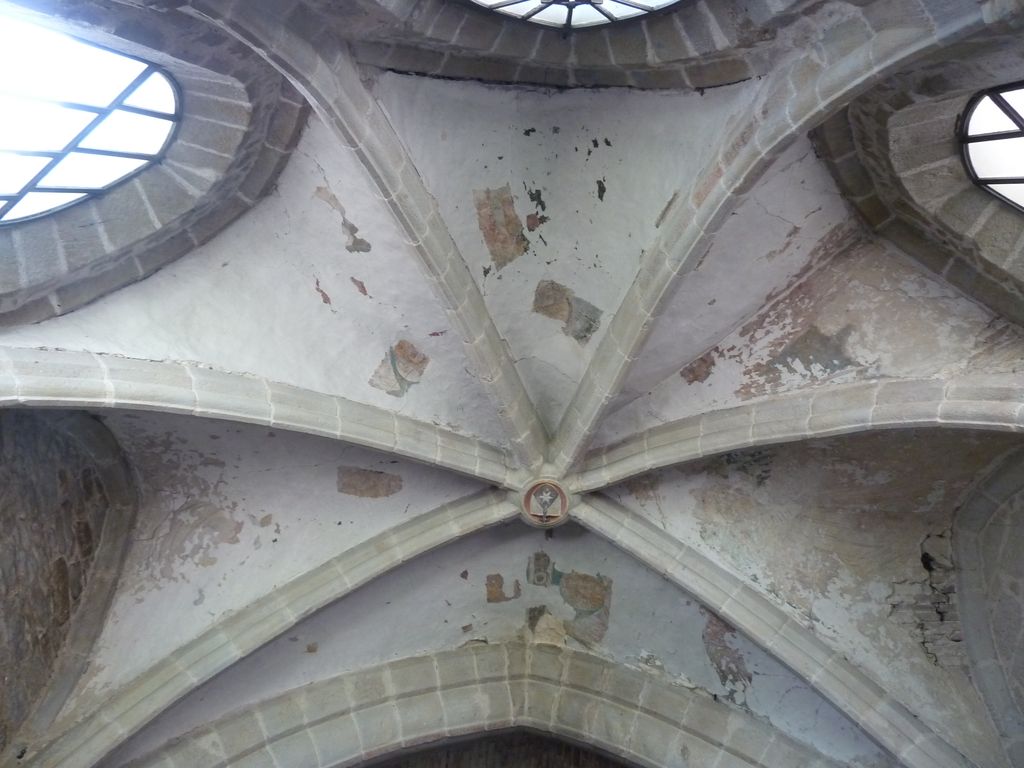 Chapelle du Saint-Sacrement. Traces de peintures Engalière