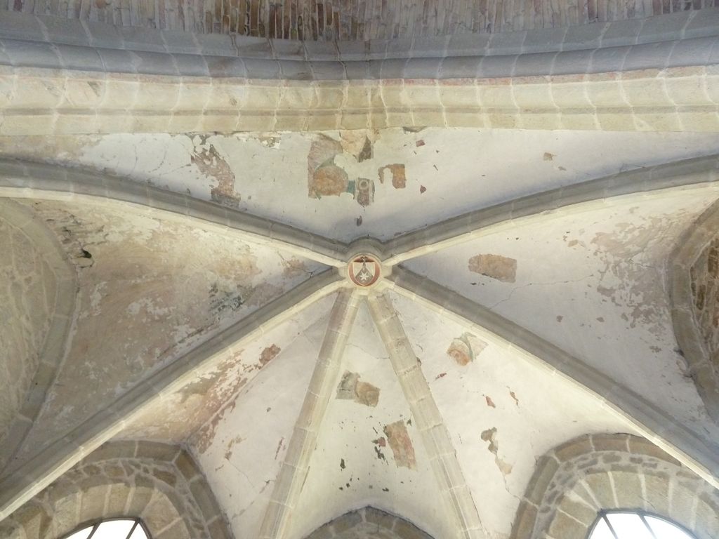 Chapelle du Saint-Sacrement. Traces de peintures Engalière