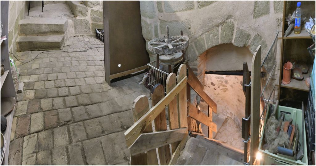 Accès au sous-sol (foyer)