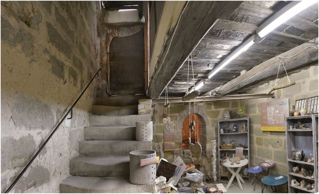 Escalier menant à l’étage 
