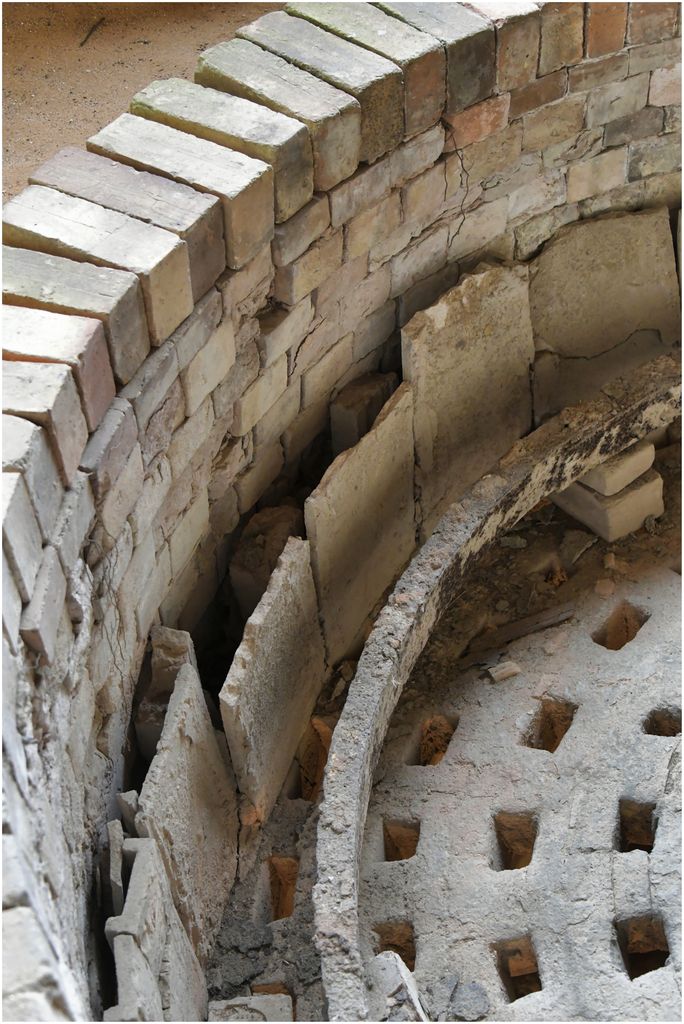 1e étage face, chambre de « pré-cuisson »