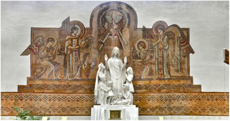Décor en mosaïque du choeur