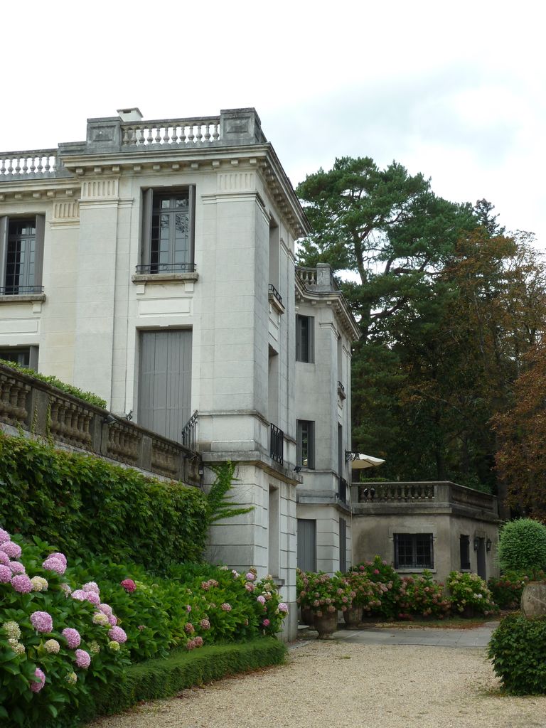 Château. Façade nord. Entrée.