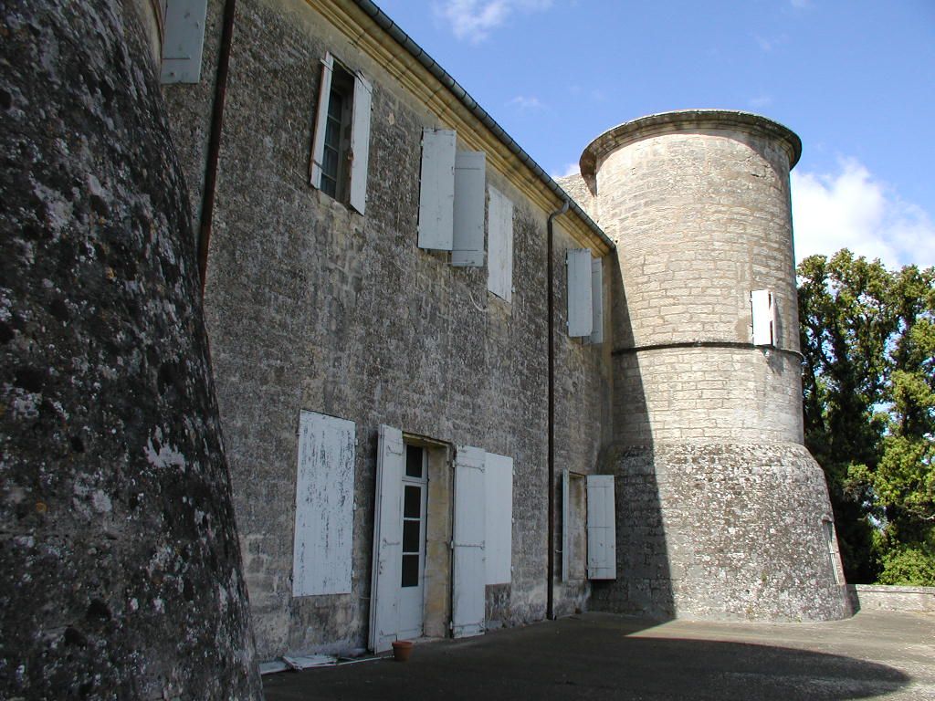 Façade sur terrasse nord.