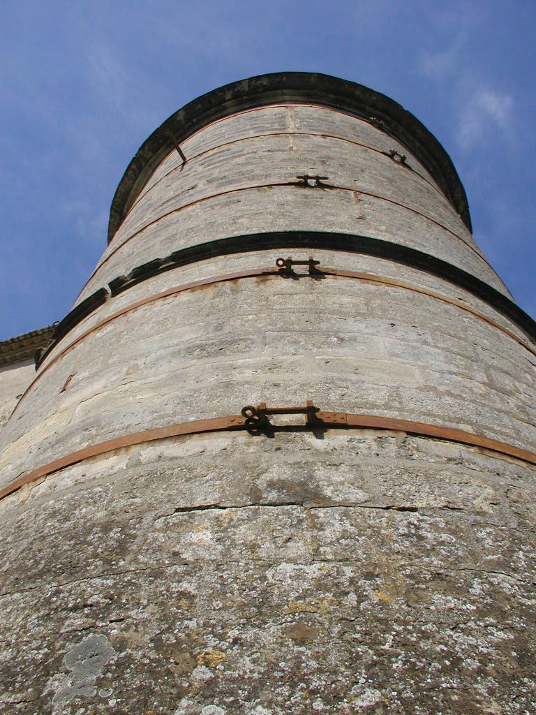 Façade sur terrasse nord. Tour est.