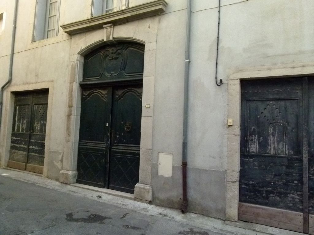 Façade sur rue.