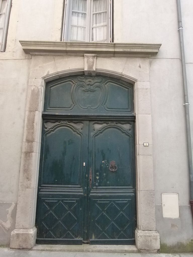 Façade sur rue.