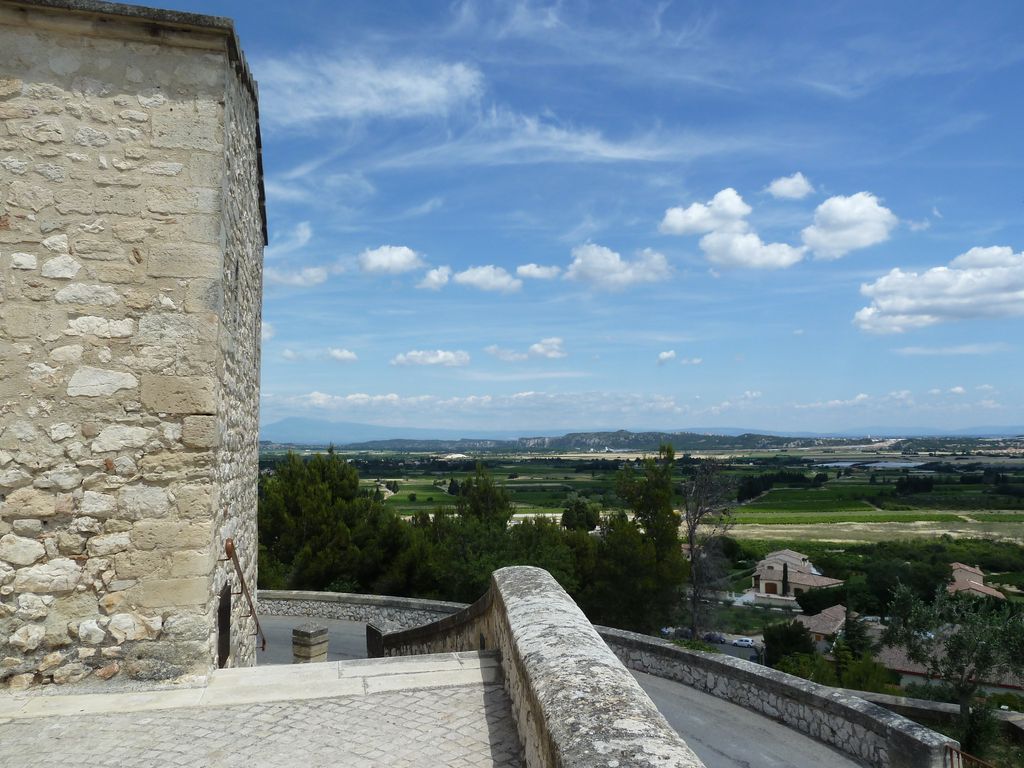 Vue de l'actuelle église paroissiale vers le sanctuaire Notre Dame de Grace.