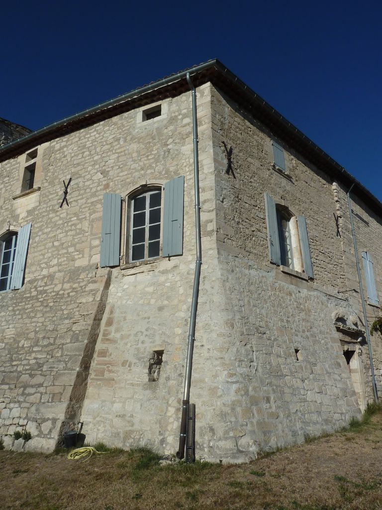 Façade sud. Angle sud-ouest.